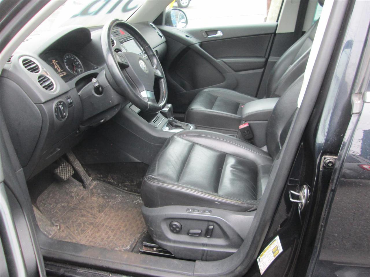 2010 Volkswagen Tiguan S 4Motion Photo
