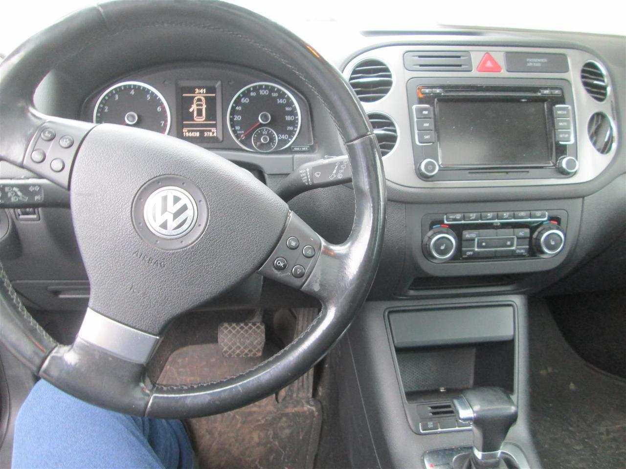 2010 Volkswagen Tiguan S 4Motion Photo