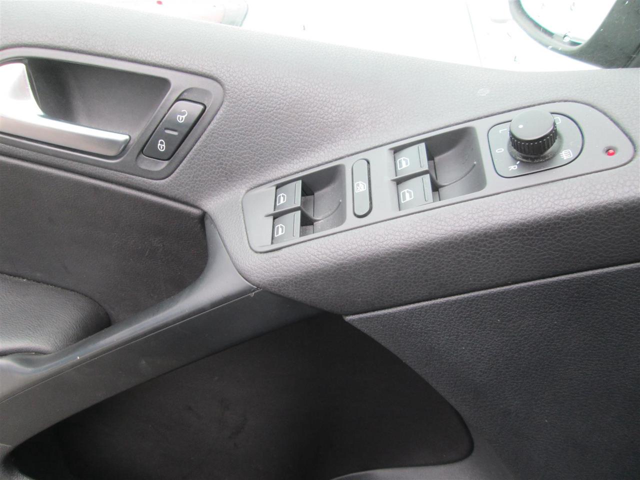 2010 Volkswagen Tiguan S 4Motion Photo