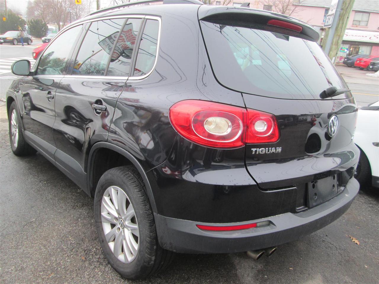 2010 Volkswagen Tiguan S 4Motion Photo