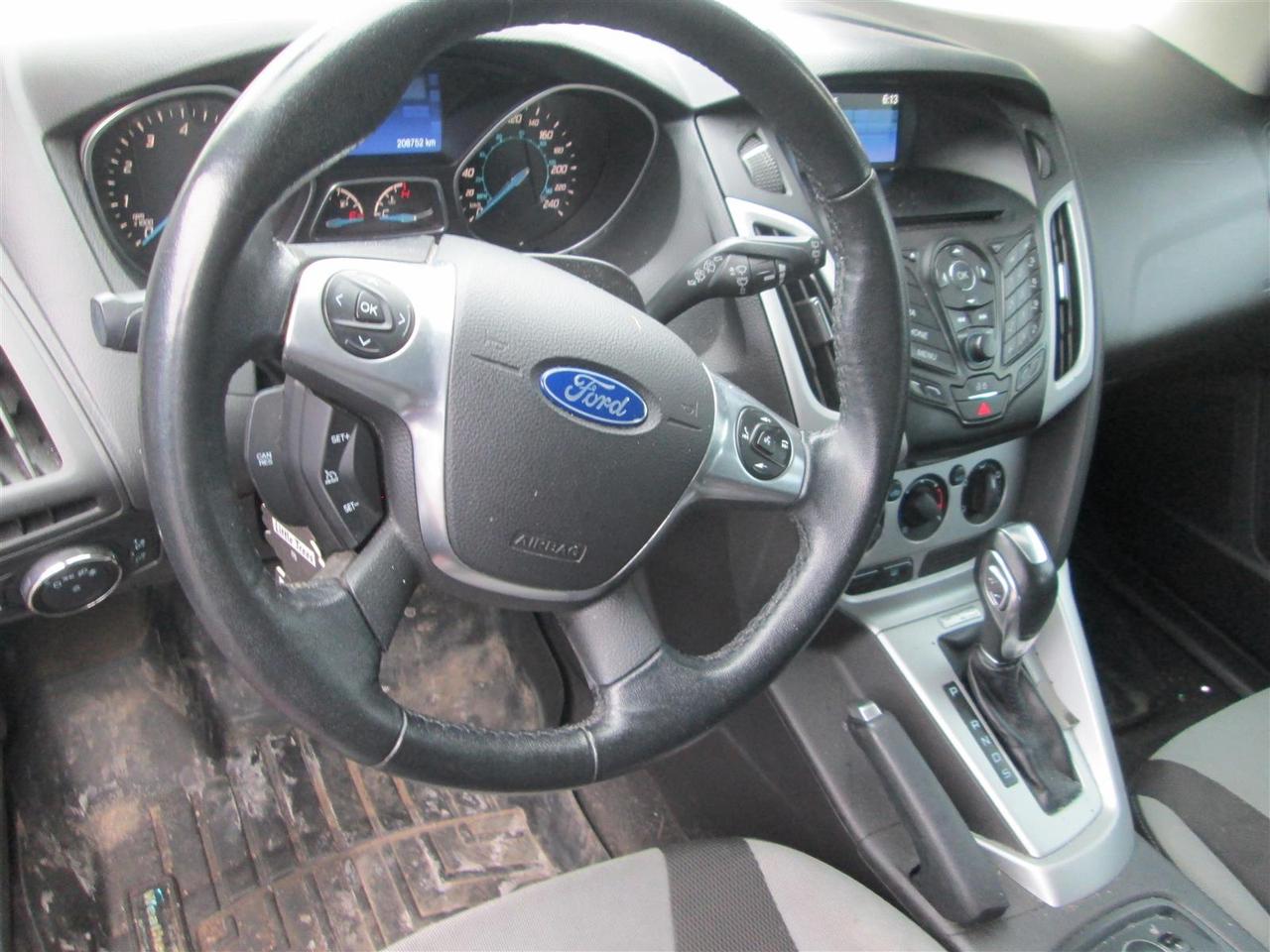 2014 Ford Focus SE Hatch Photo