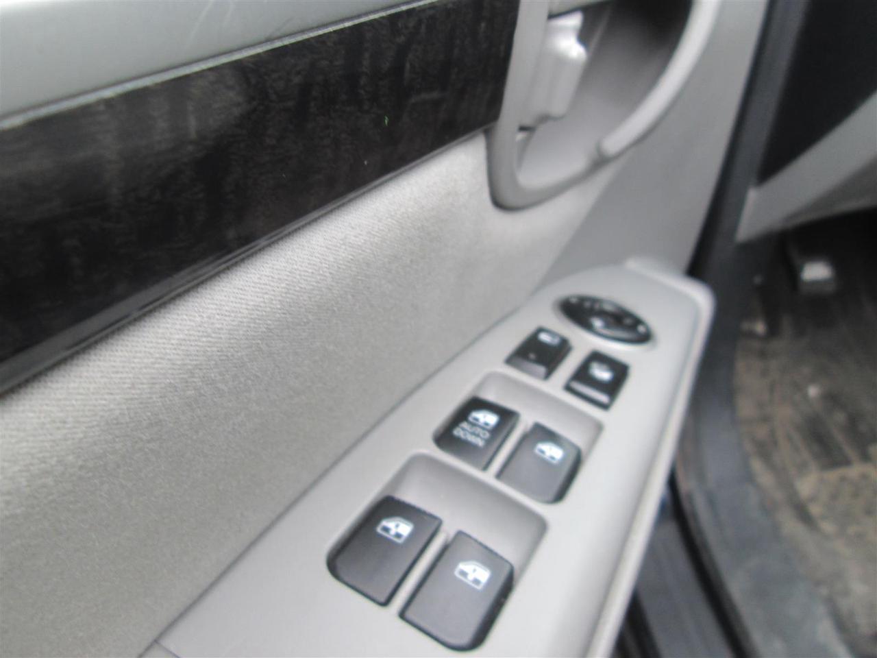 2009 Hyundai Santa Fe GLS Photo