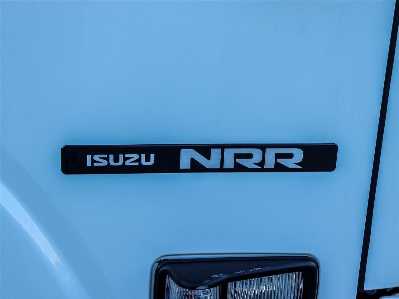 2023 Isuzu NRR 20' box Photo