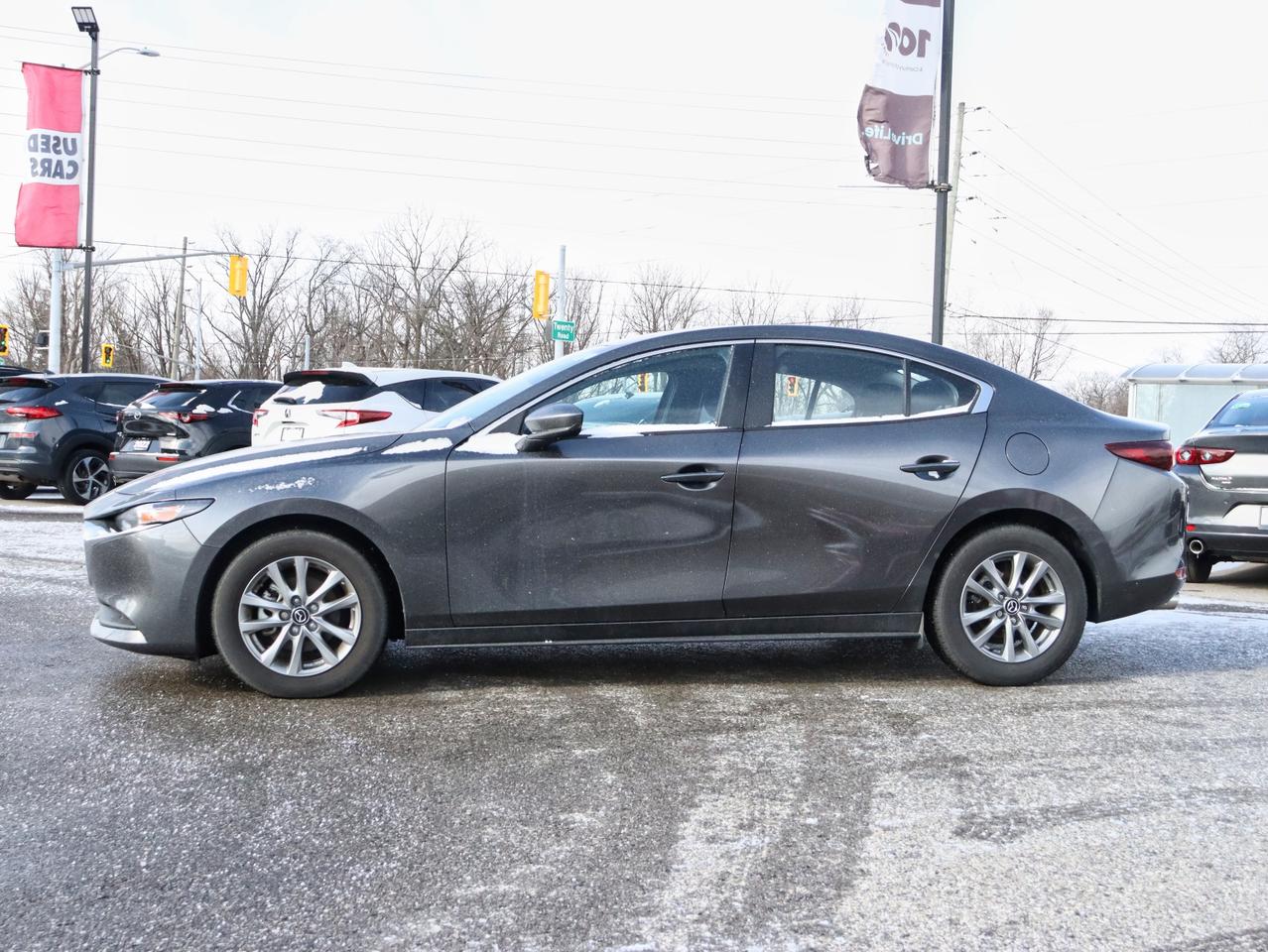 2025 Mazda MAZDA3 GS Photo