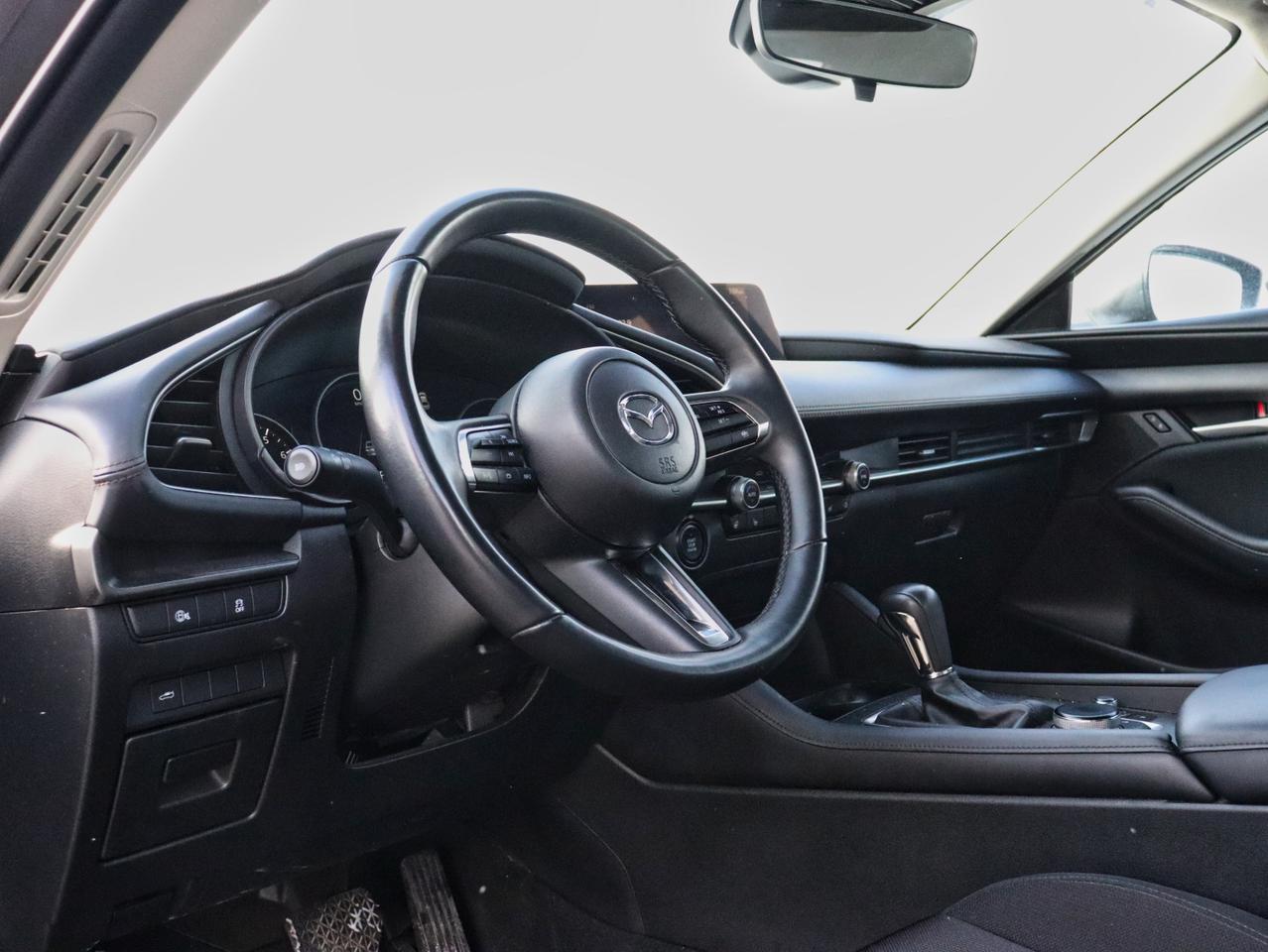 2025 Mazda MAZDA3 GS Photo