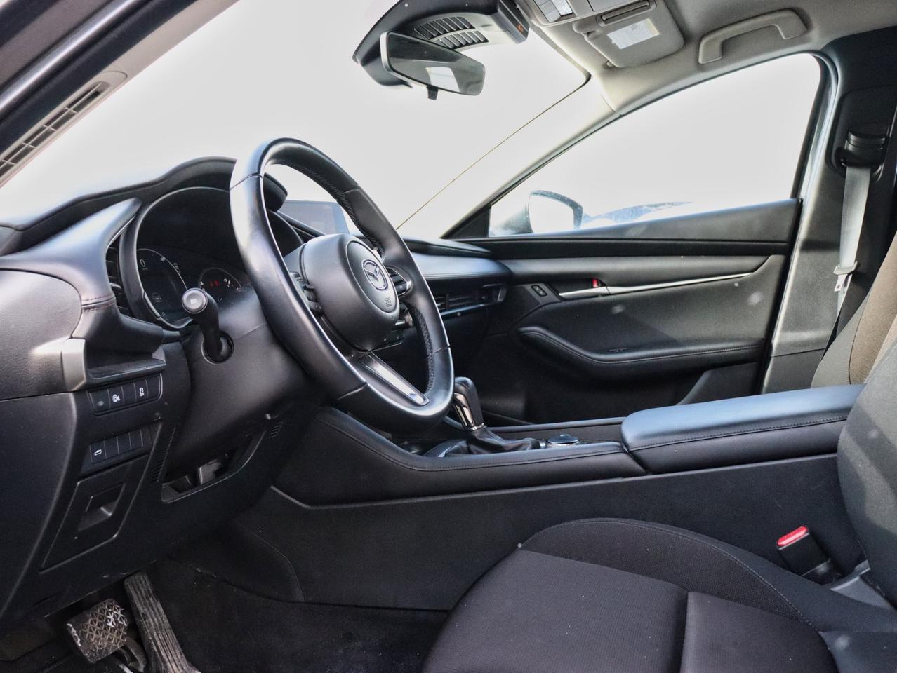 2025 Mazda MAZDA3 GS Photo