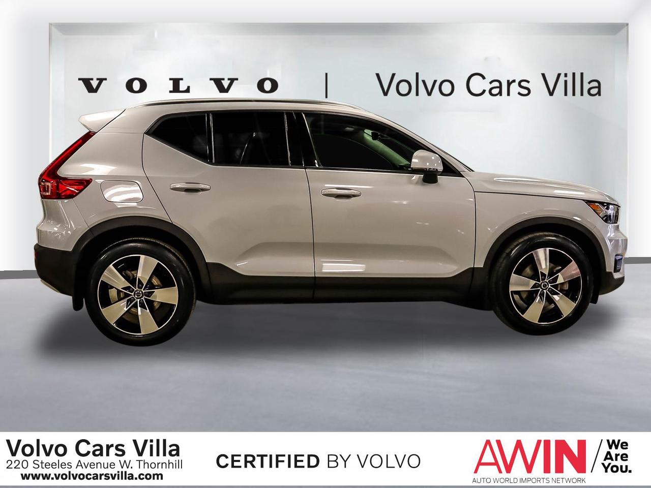 2022 Volvo XC40 T5 AWD Momentum Photo
