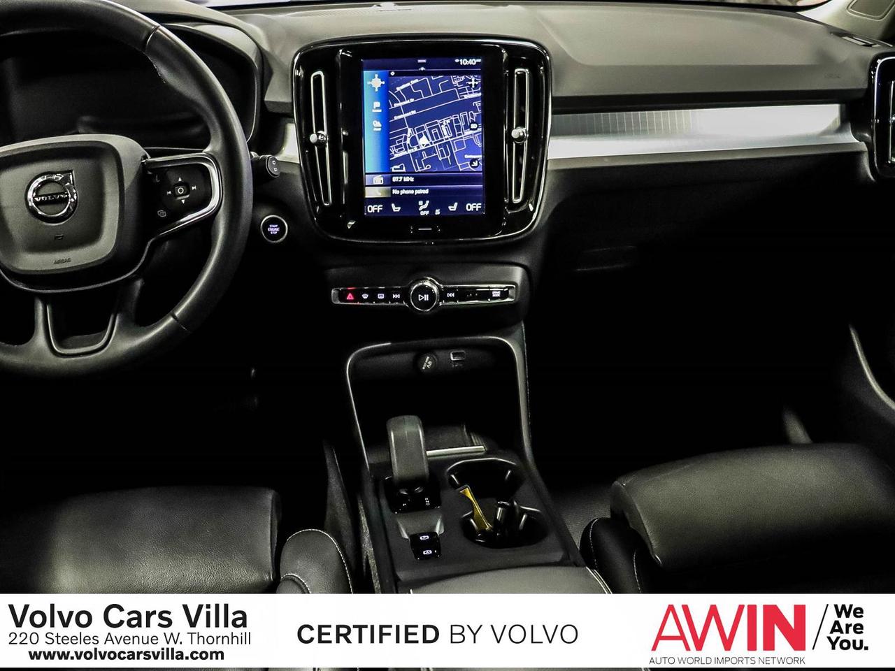 2022 Volvo XC40 T5 AWD Momentum Photo