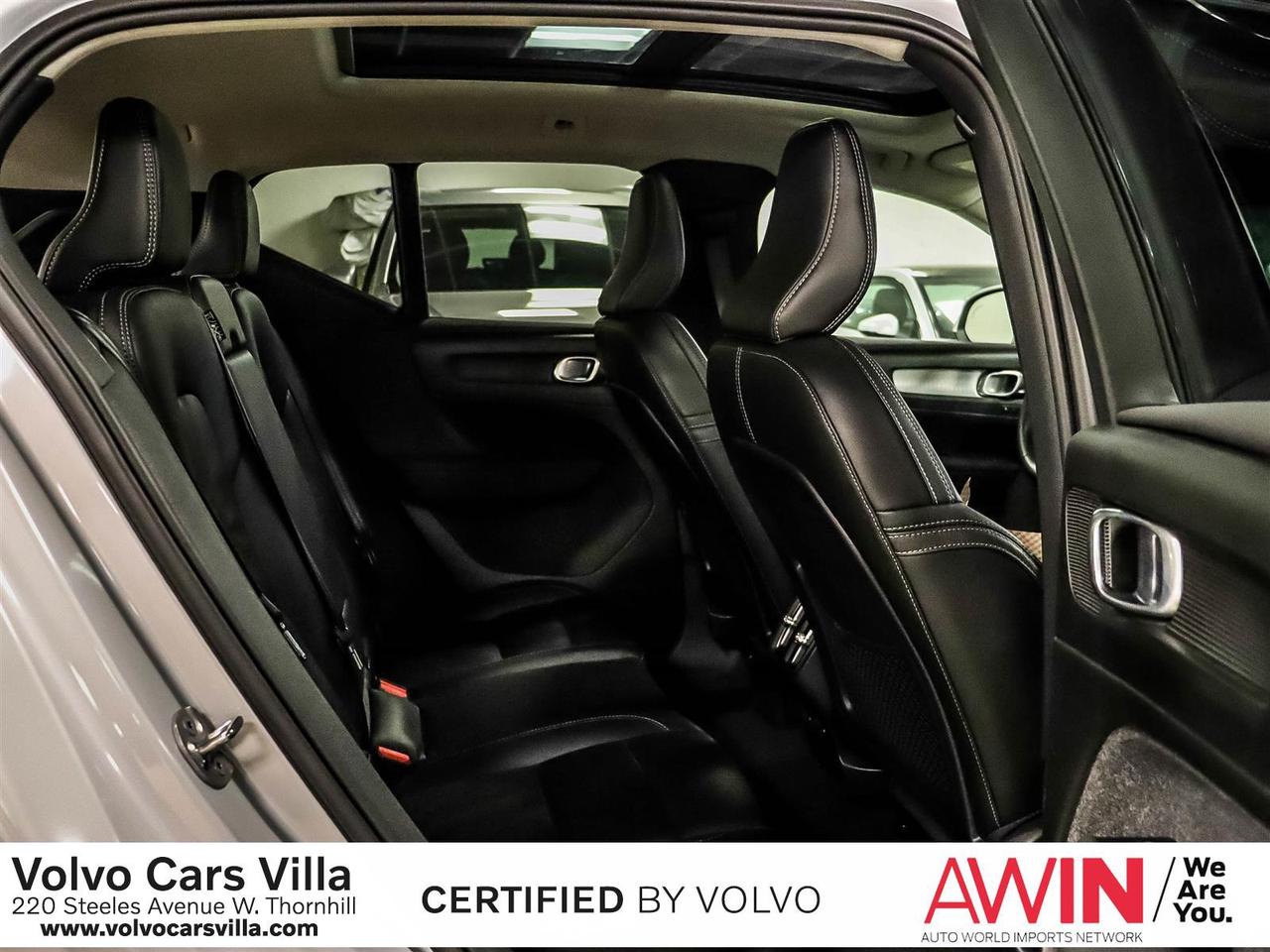 2022 Volvo XC40 T5 AWD Momentum Photo