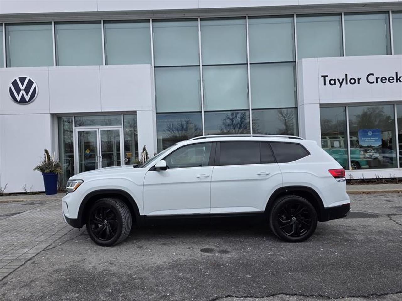 2022 Volkswagen Atlas Highline 3.6L 8sp at w/Tip 4MOTION Photo