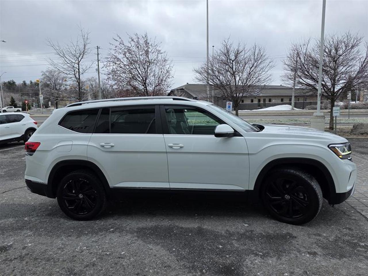 2022 Volkswagen Atlas Highline 3.6L 8sp at w/Tip 4MOTION Photo