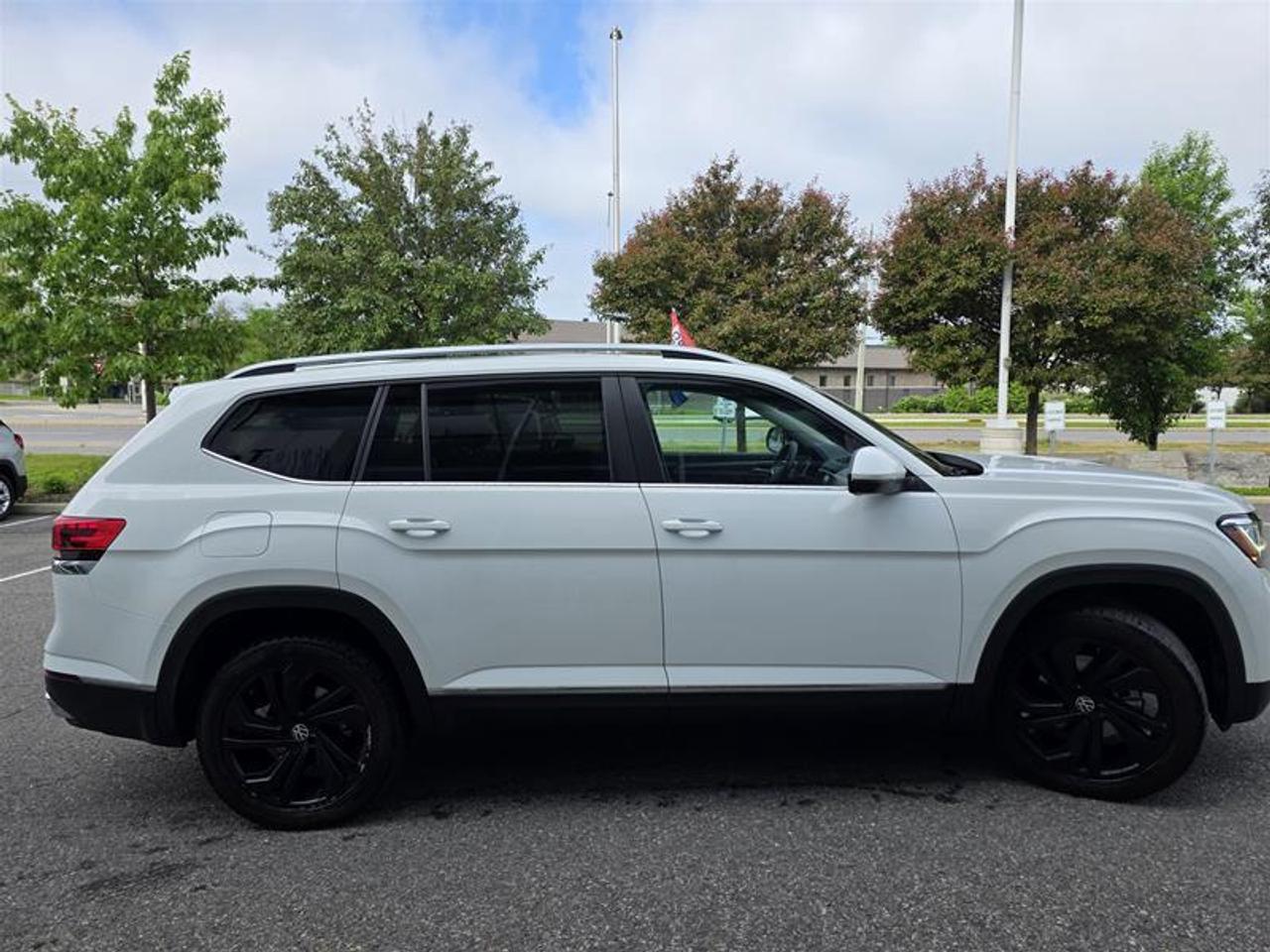 2022 Volkswagen Atlas Highline 3.6L 8sp at w/Tip 4MOTION Photo