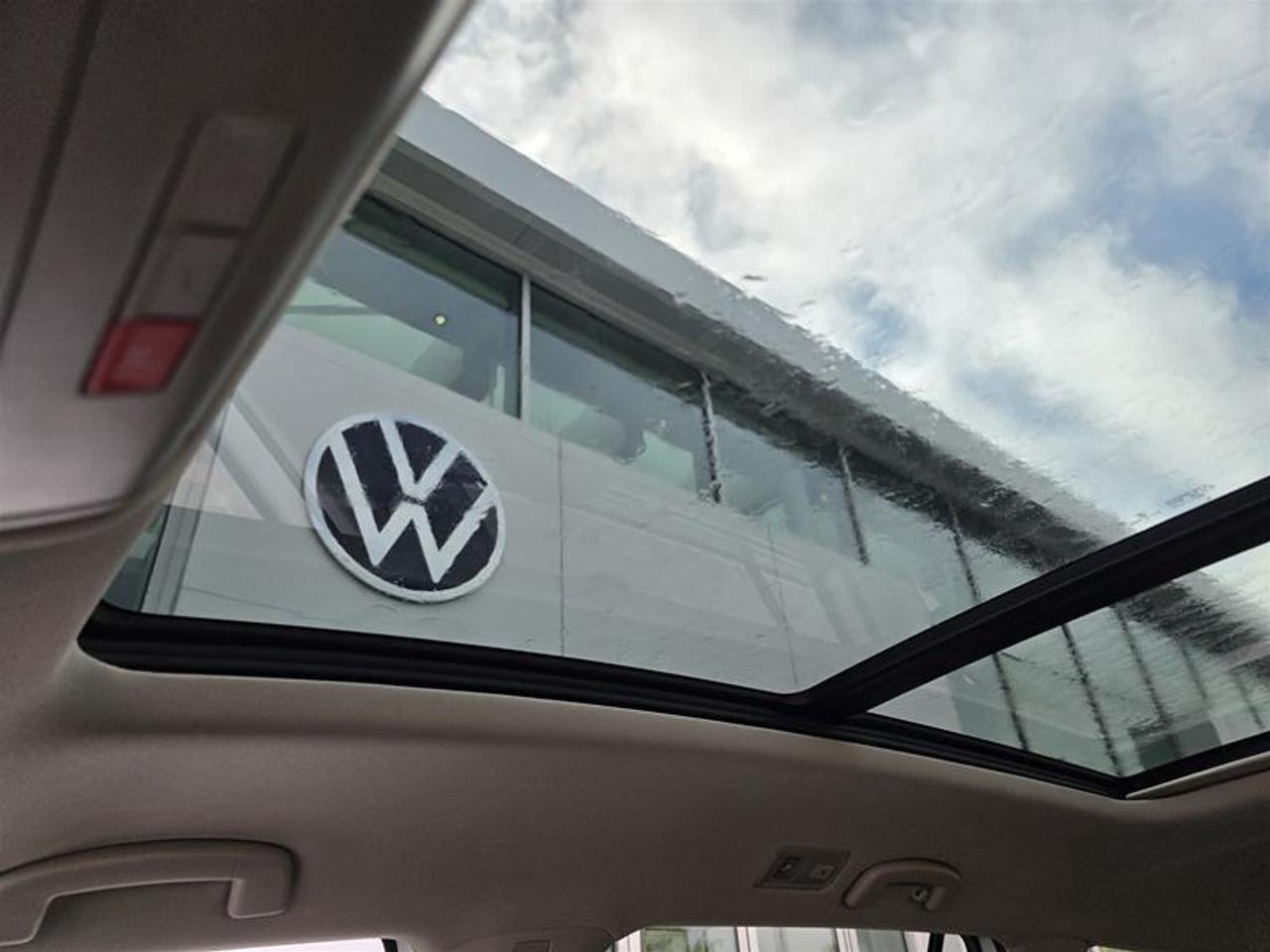 2022 Volkswagen Atlas Highline 3.6L 8sp at w/Tip 4MOTION Photo