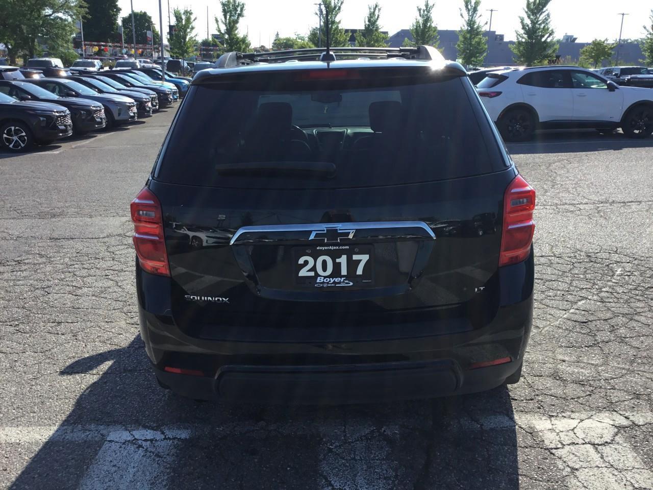 2017 Chevrolet Equinox LT Photo