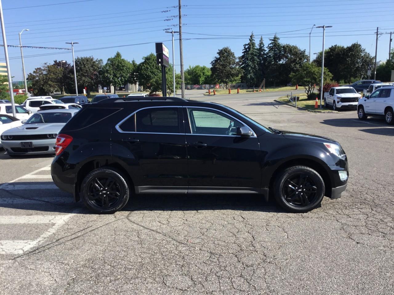 2017 Chevrolet Equinox LT Photo