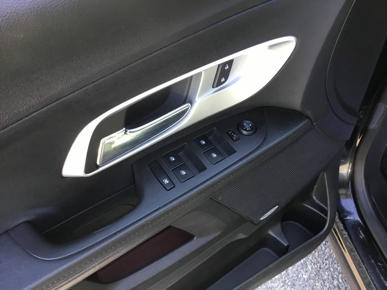 2017 Chevrolet Equinox LT Photo