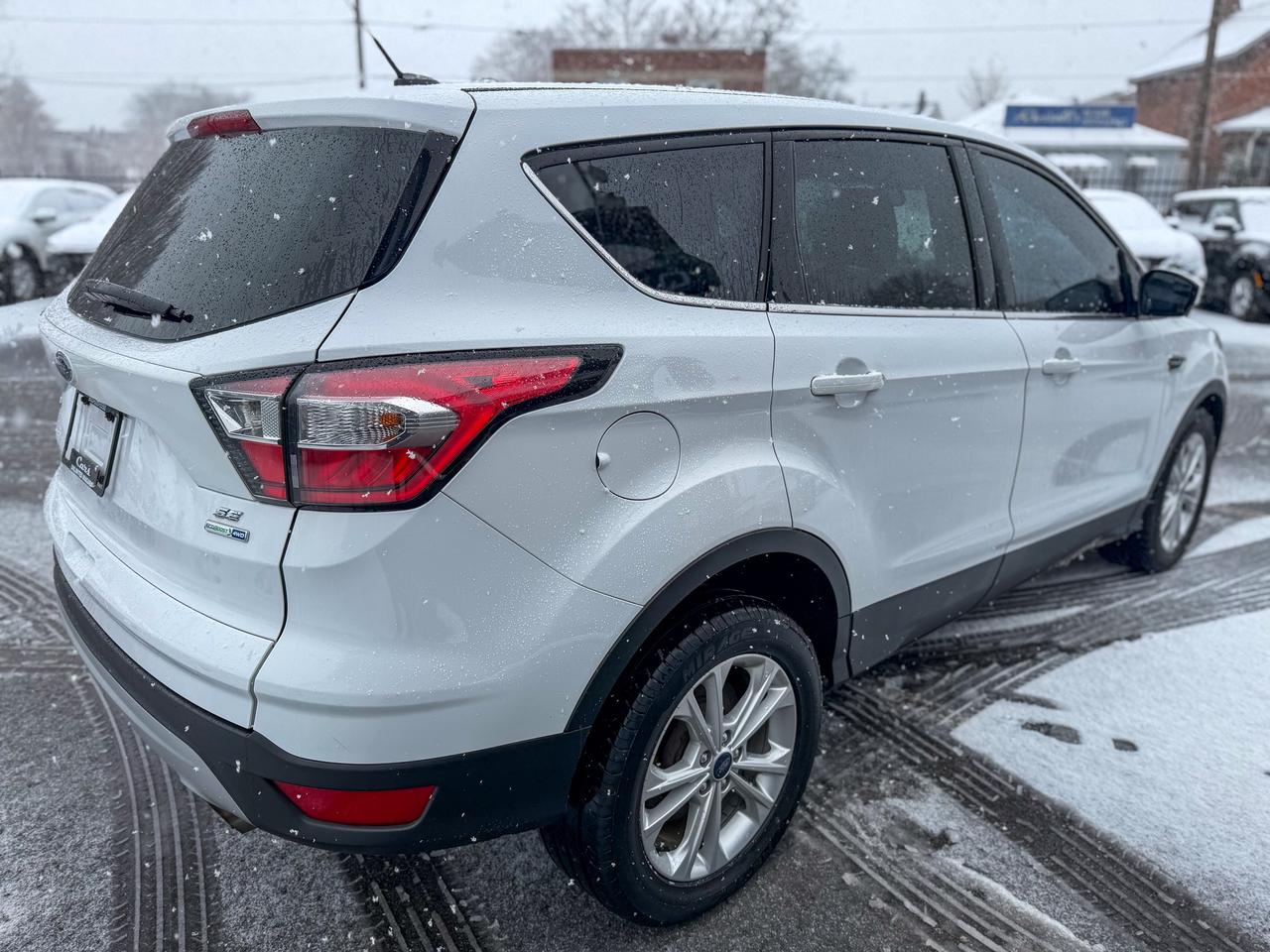 2017 Ford Escape SE/ AWD/1 OWNER/LOW KM/CAMERA/FUEL EFFICIENT/1.5L Photo