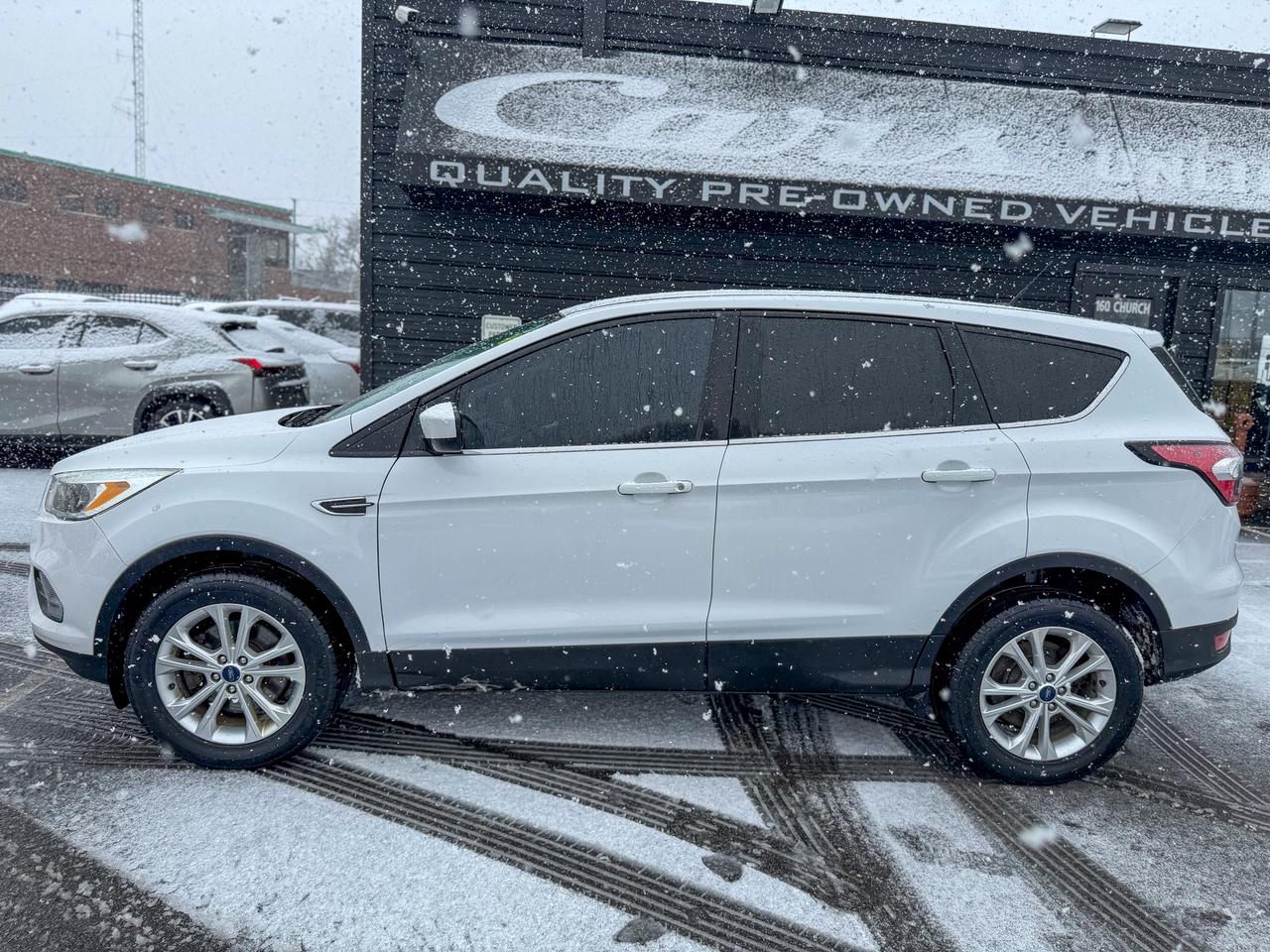 2017 Ford Escape SE/ AWD/1 OWNER/LOW KM/CAMERA/FUEL EFFICIENT/1.5L Photo