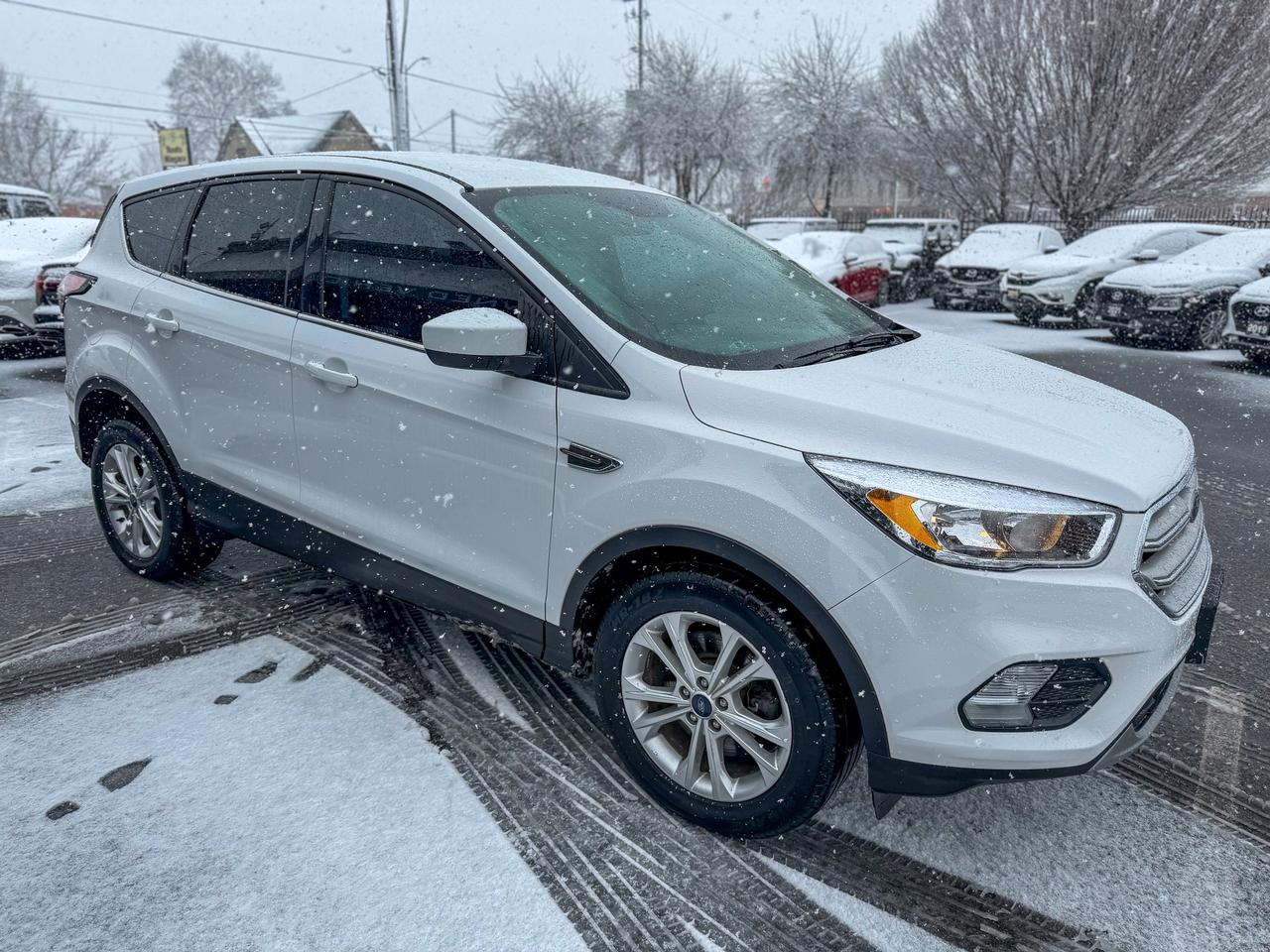 2017 Ford Escape SE/ AWD/1 OWNER/LOW KM/CAMERA/FUEL EFFICIENT/1.5L Photo