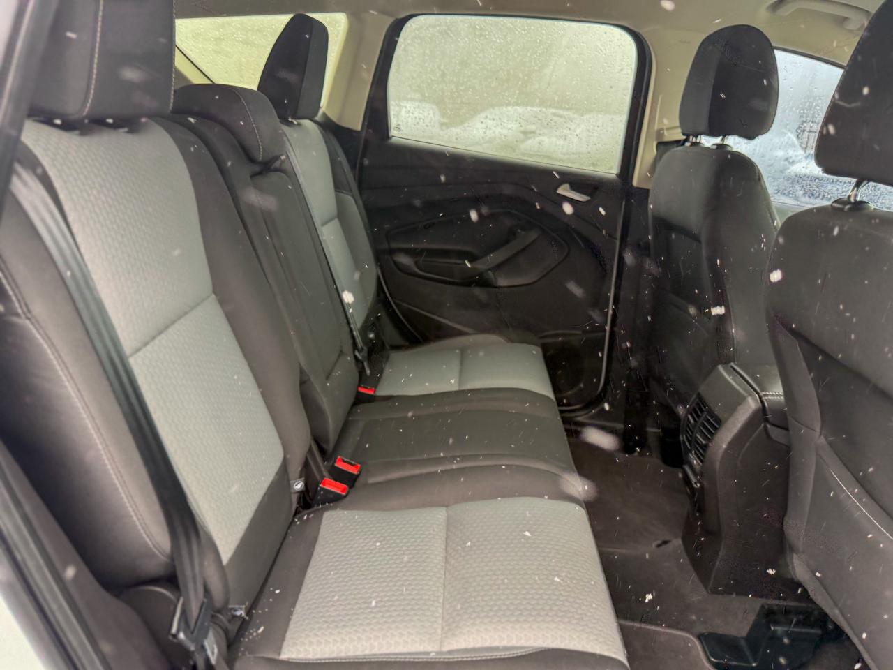 2017 Ford Escape SE/ AWD/1 OWNER/LOW KM/CAMERA/FUEL EFFICIENT/1.5L Photo