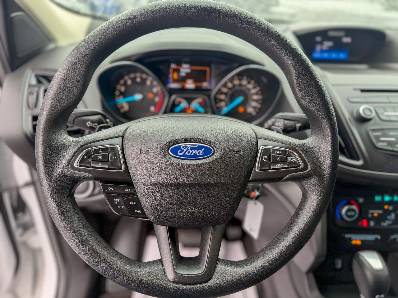 2017 Ford Escape SE/ AWD/1 OWNER/LOW KM/CAMERA/FUEL EFFICIENT/1.5L Photo