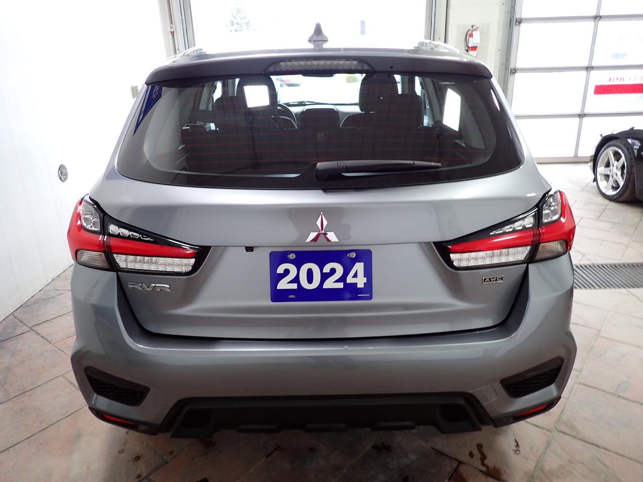 2024 Mitsubishi RVR AWD 4DR Photo2