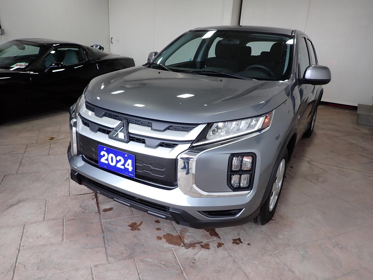 2024 Mitsubishi RVR AWD 4DR Photo