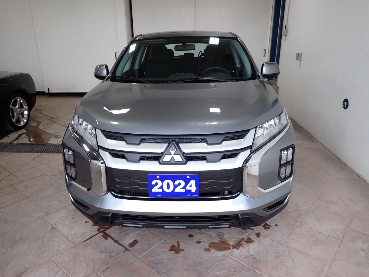 2024 Mitsubishi RVR AWD 4DR Photo