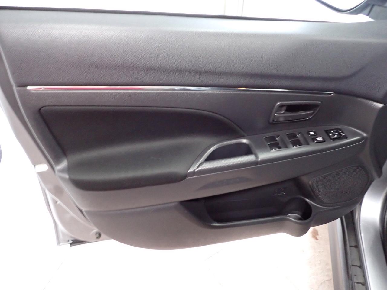 2024 Mitsubishi RVR AWD 4DR Photo