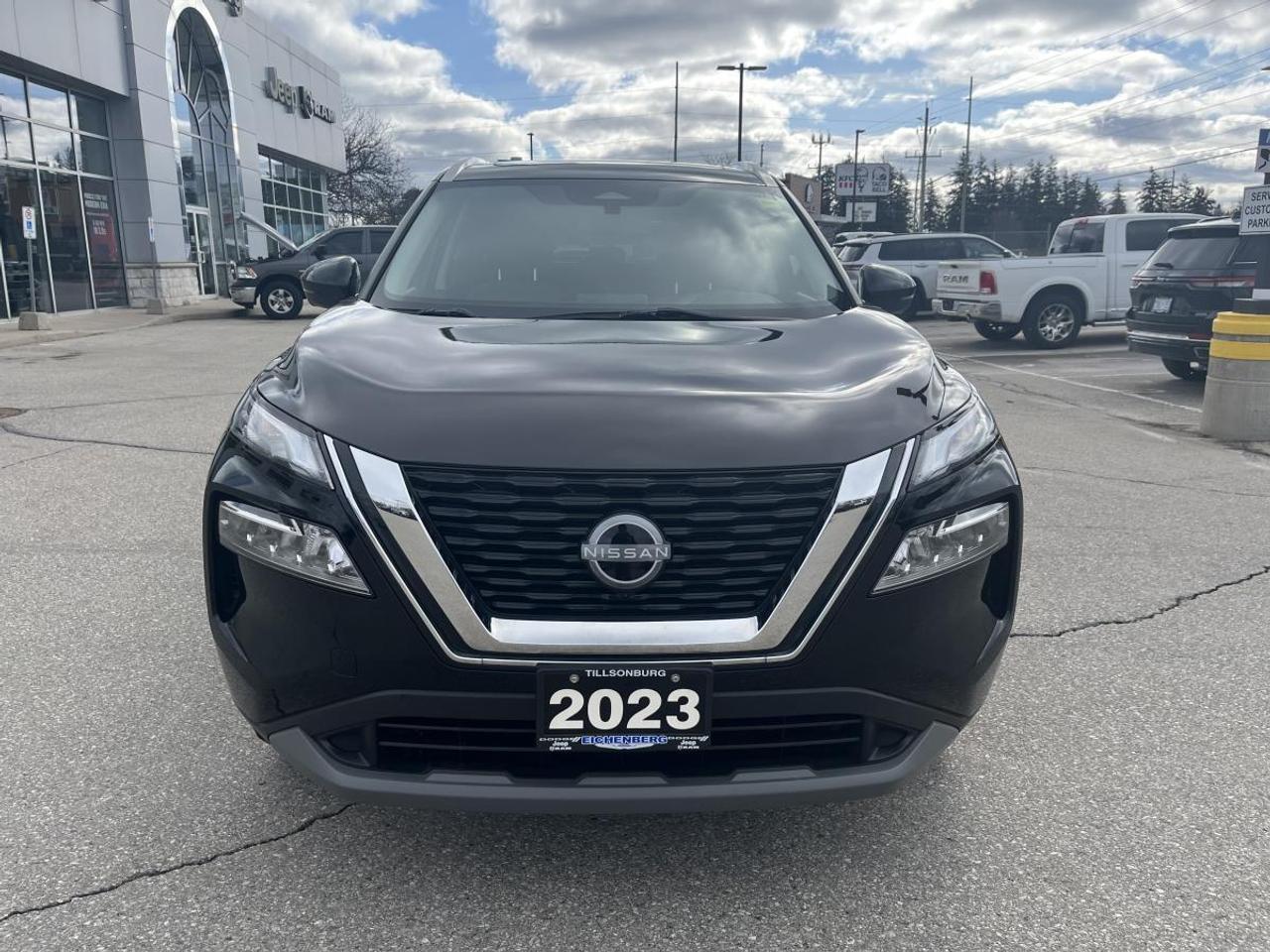2023 Nissan Rogue AWD SV Moonroof Photo