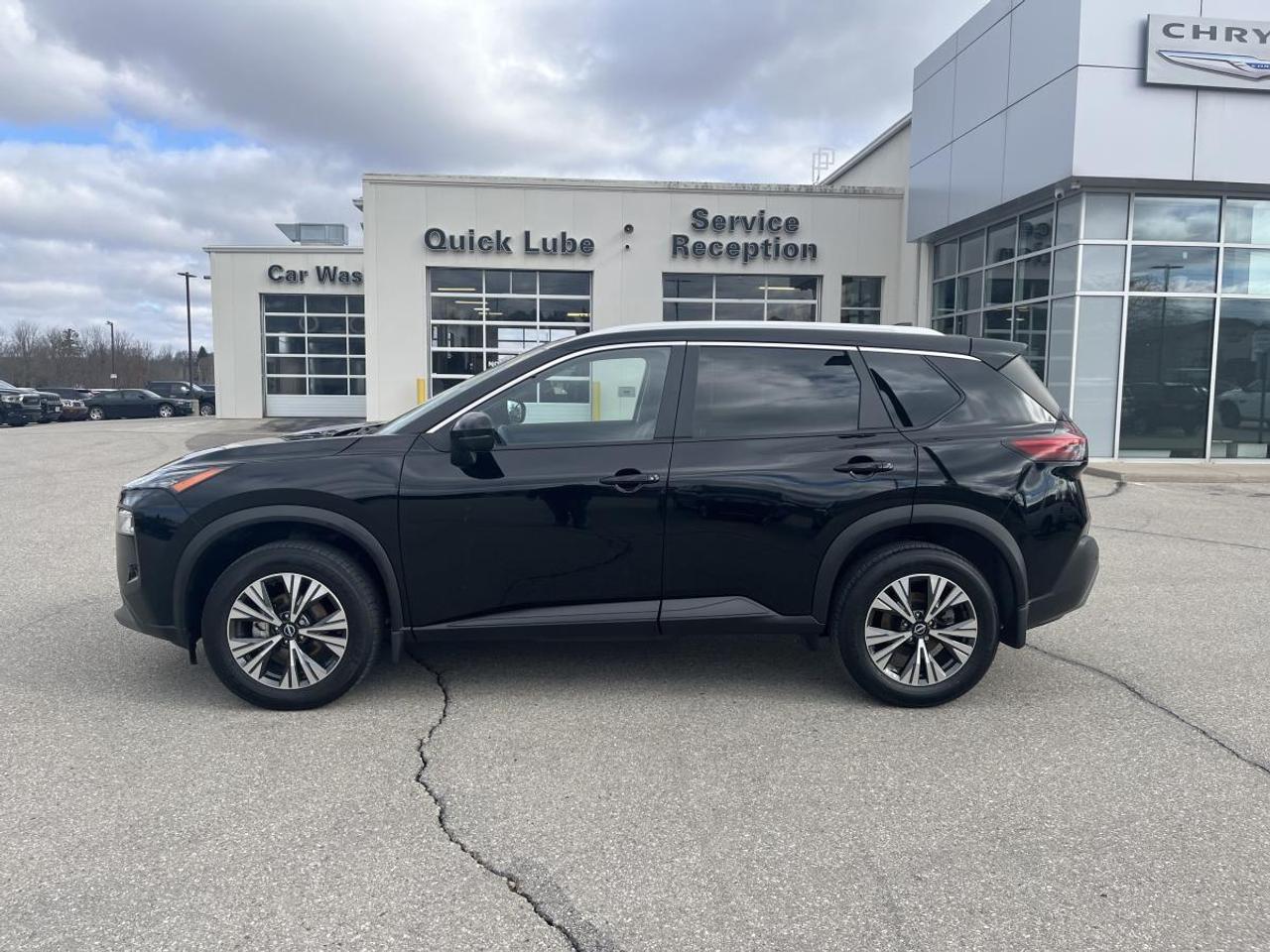 2023 Nissan Rogue AWD SV Moonroof Photo