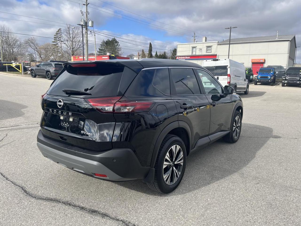 2023 Nissan Rogue AWD SV Moonroof Photo