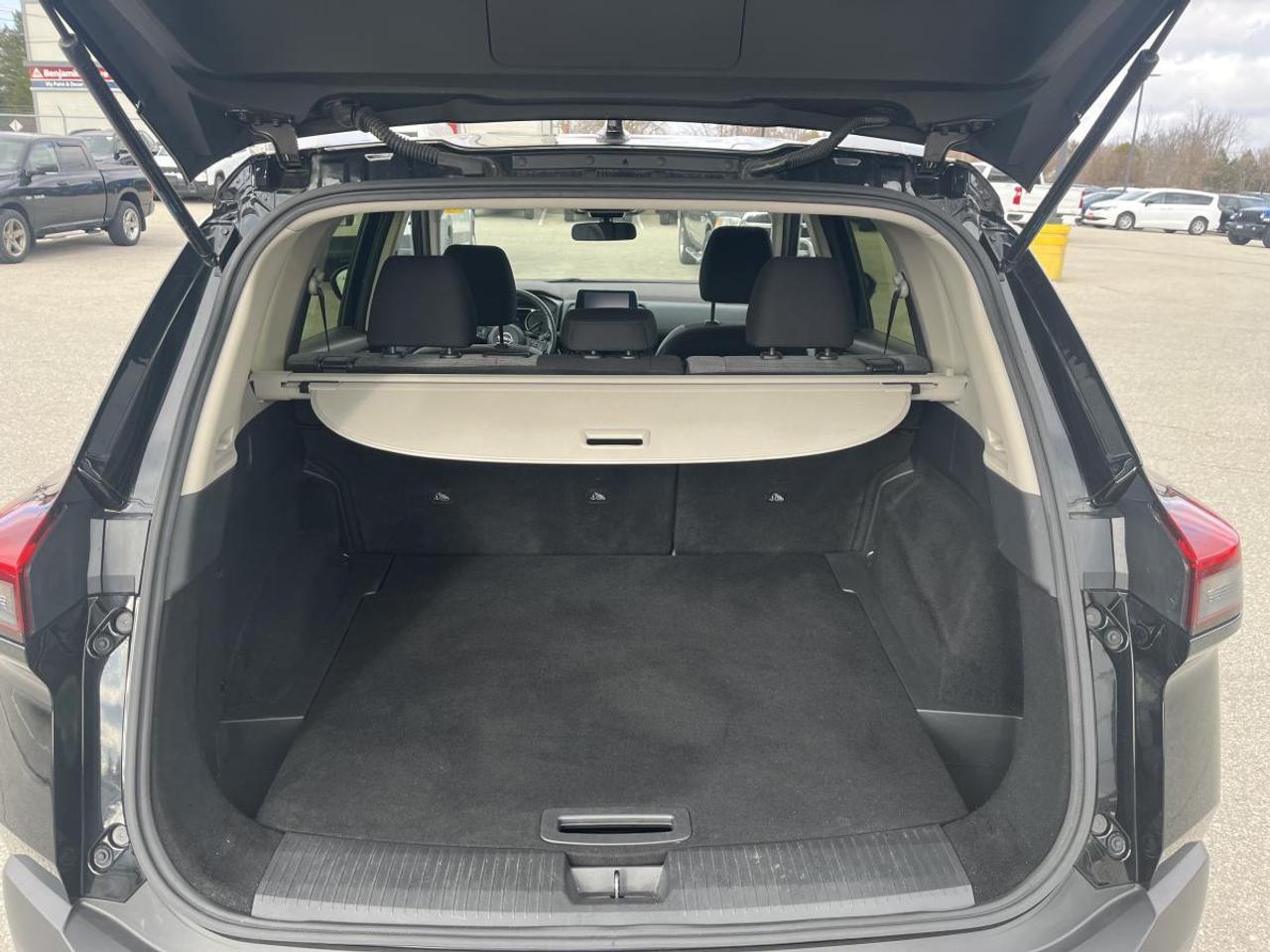 2023 Nissan Rogue AWD SV Moonroof Photo