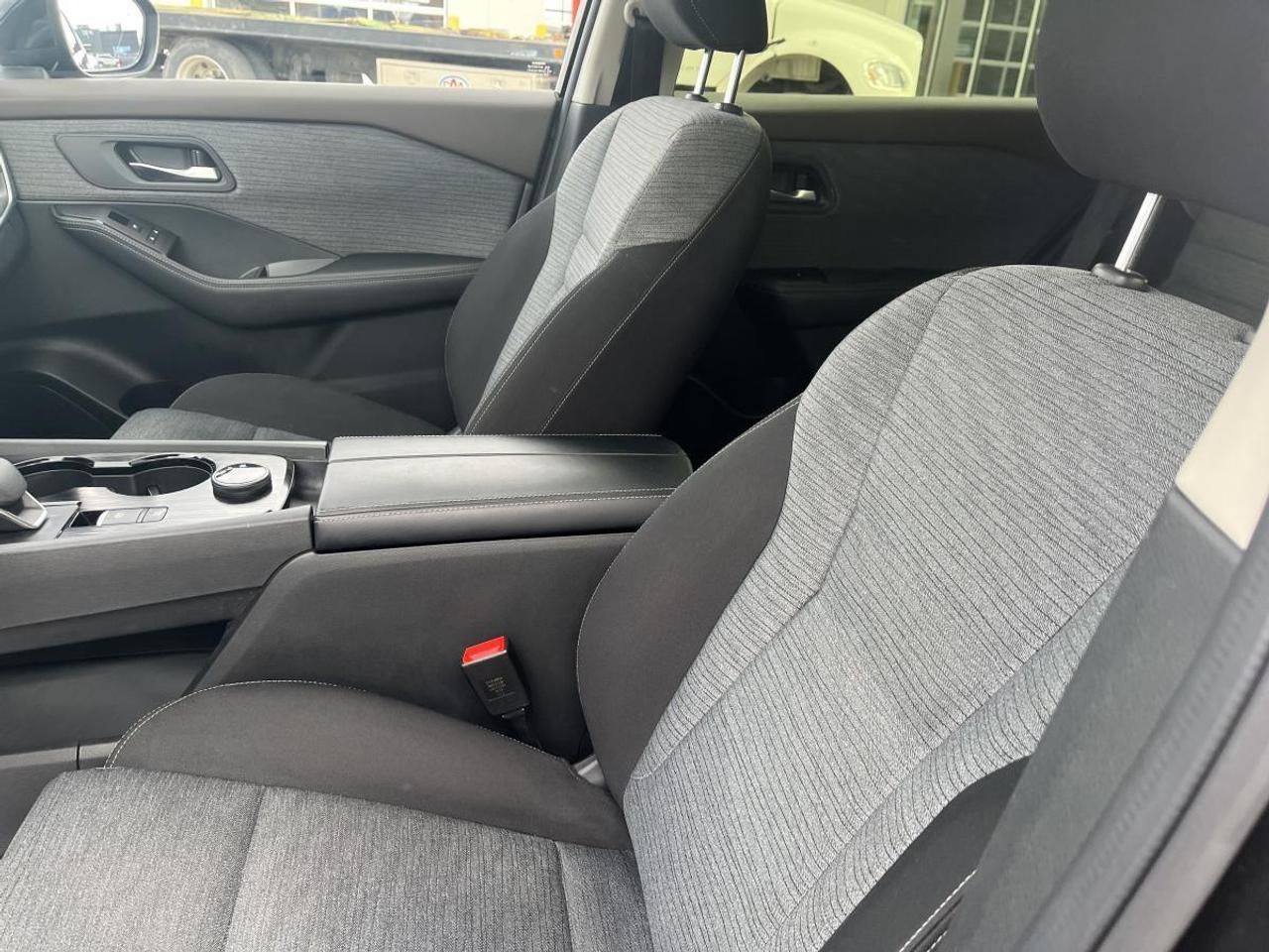 2023 Nissan Rogue AWD SV Moonroof Photo