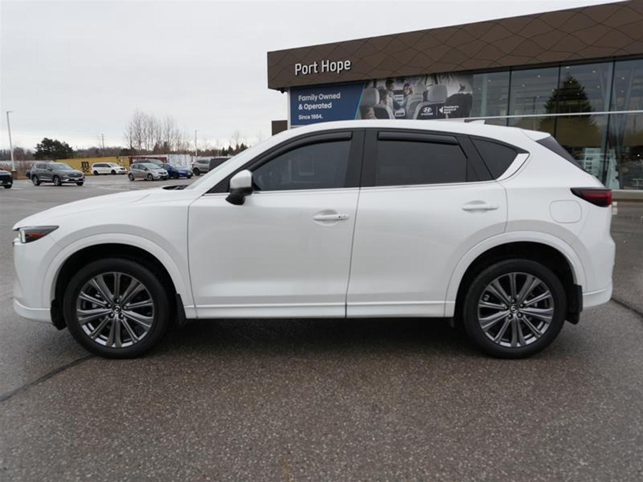 2024 Mazda CX-5 Signature AWD at Photo