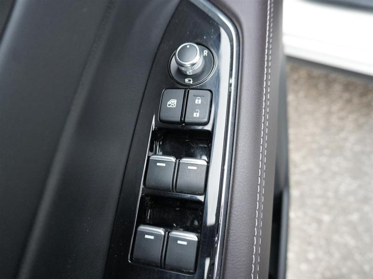 2024 Mazda CX-5 Signature AWD at Photo