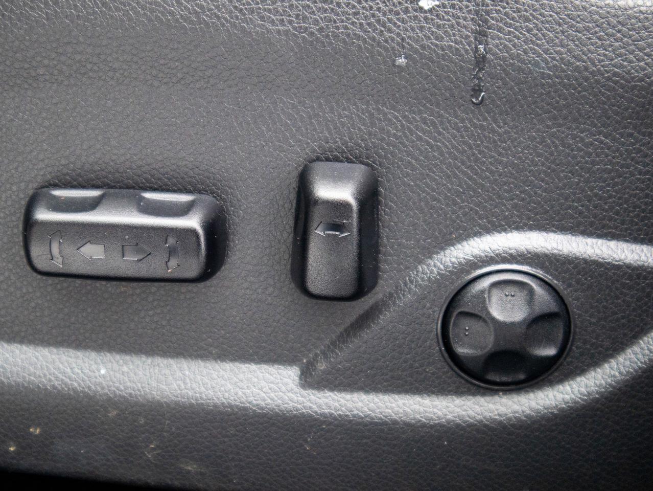 2014 Hyundai Santa Fe Sport Limited - Navigation System   Cooled Seats Photo