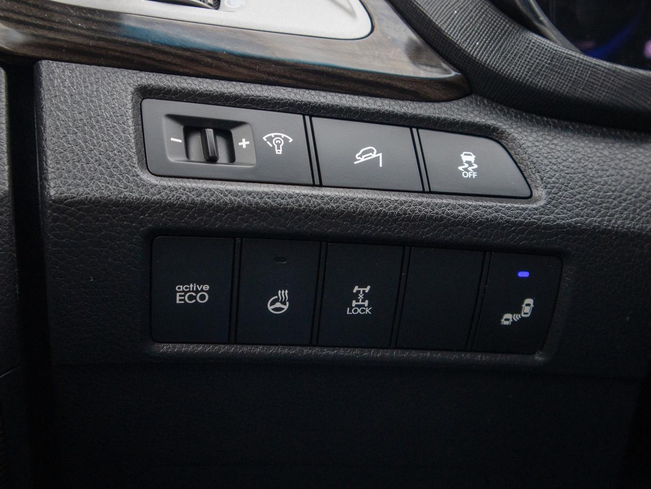 2014 Hyundai Santa Fe Sport Limited - Navigation System   Cooled Seats Photo