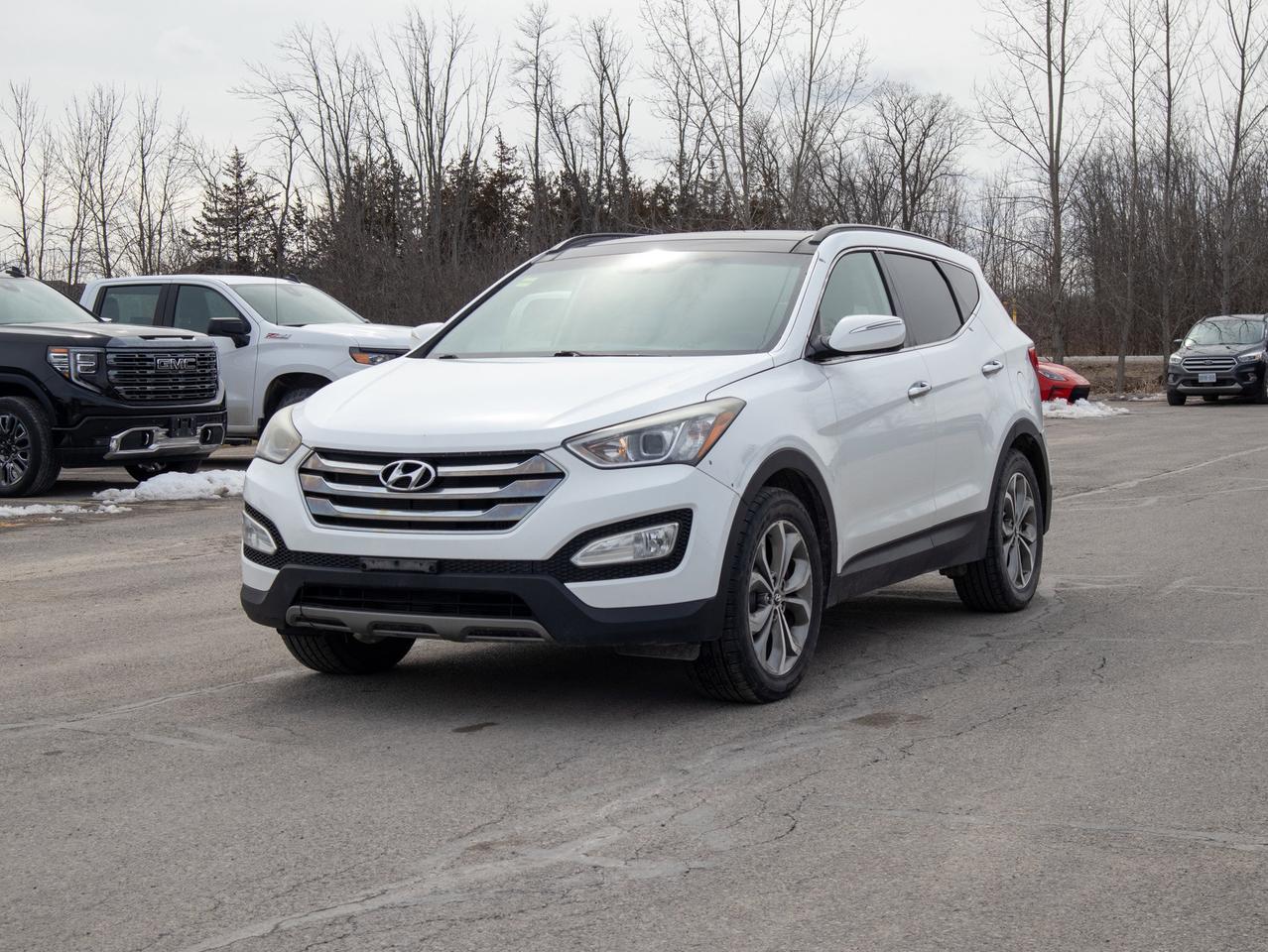 2014 Hyundai Santa Fe Sport Limited - Navigation System   Cooled Seats Photo4