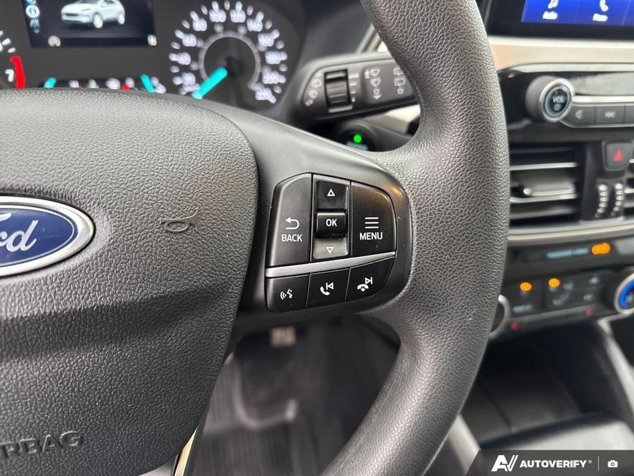 2022 Ford Escape SE BACKUP CAM   HEATED SEATS   LANE ASSIST   SIRIU Photo