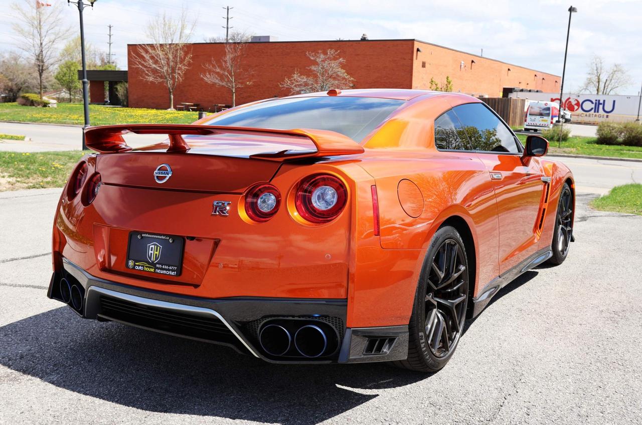 2018 Nissan GT-R PREMIUM/COUPE/NAV/LEATHER/B CAM/P SENSORS/KEYLESS/ Photo