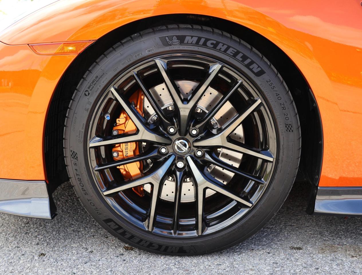 2018 Nissan GT-R PREMIUM/COUPE/NAV/LEATHER/B CAM/P SENSORS/KEYLESS/ Photo