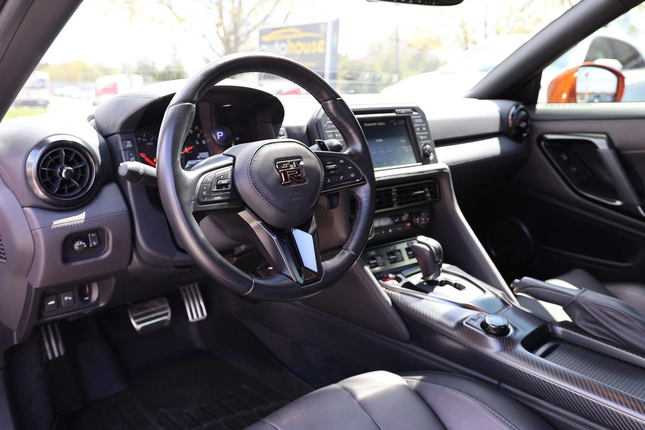 2018 Nissan GT-R PREMIUM/COUPE/NAV/LEATHER/B CAM/P SENSORS/KEYLESS/ Photo