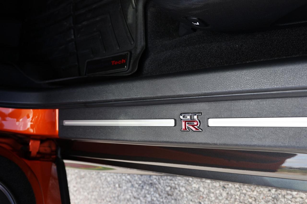 2018 Nissan GT-R PREMIUM/COUPE/NAV/LEATHER/B CAM/P SENSORS/KEYLESS/ Photo