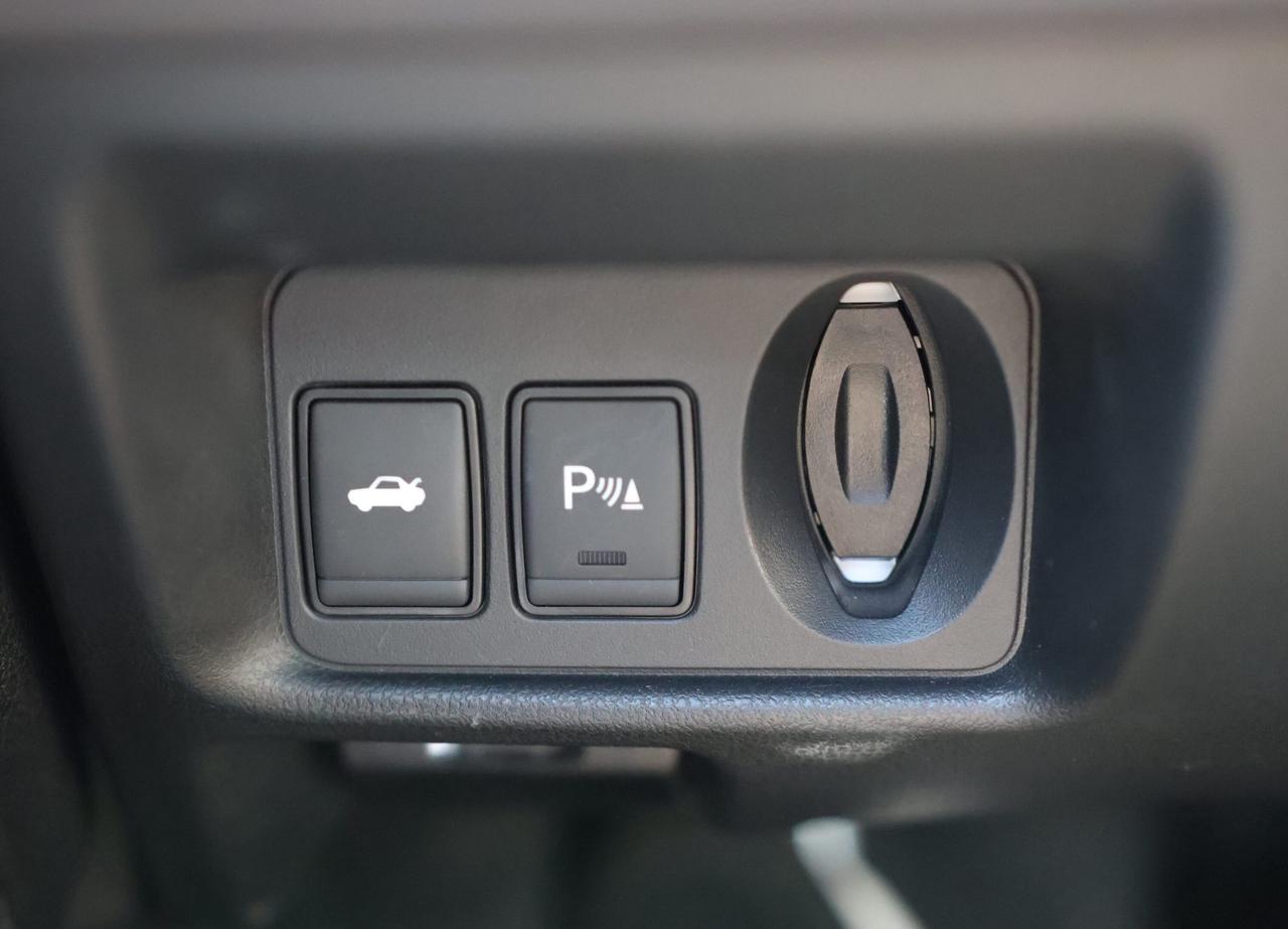 2018 Nissan GT-R PREMIUM/COUPE/NAV/LEATHER/B CAM/P SENSORS/KEYLESS/ Photo