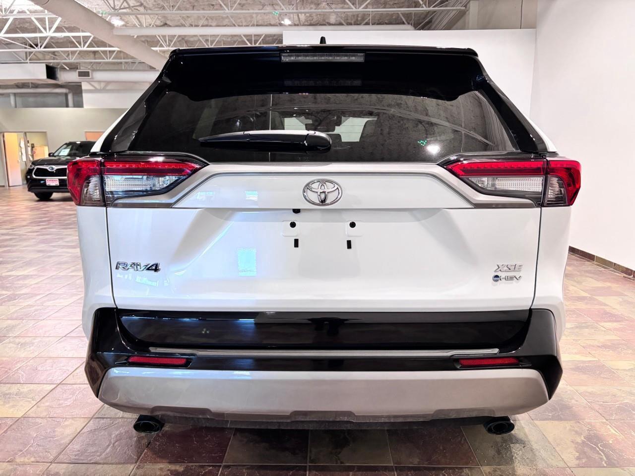 2025 Toyota RAV4 Hybrid XSE Photo