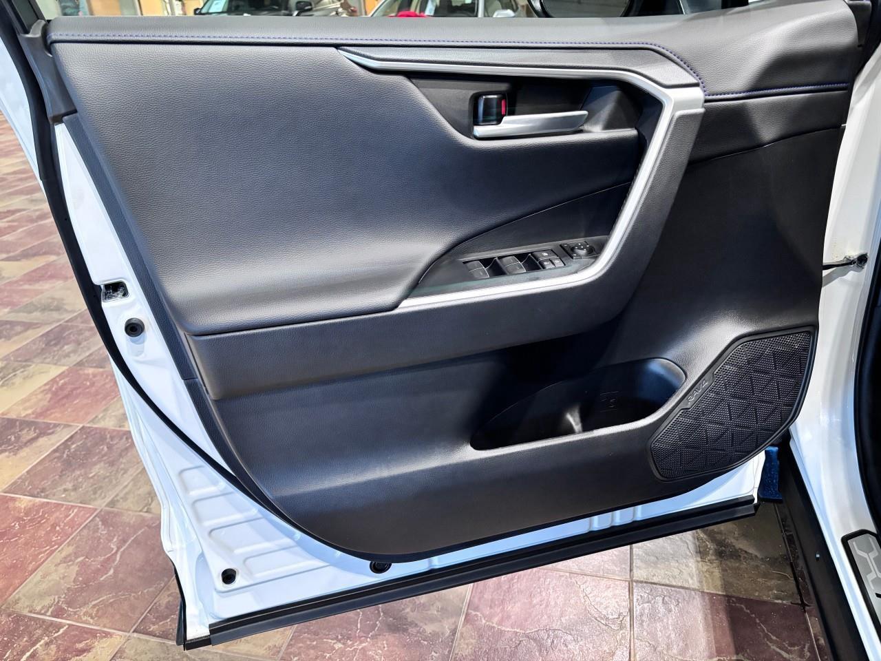 2025 Toyota RAV4 Hybrid XSE Photo