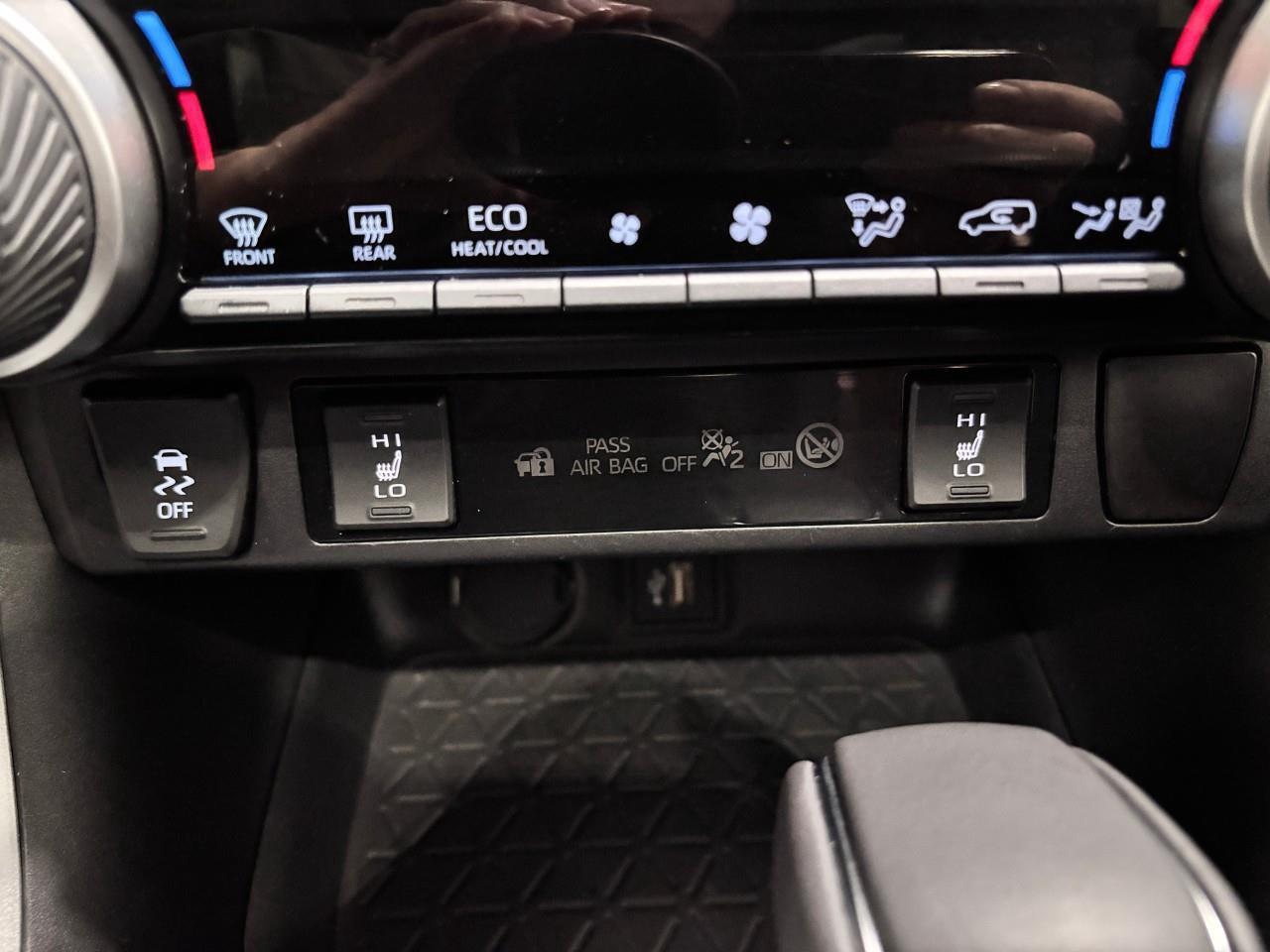 2025 Toyota RAV4 Hybrid XSE Photo