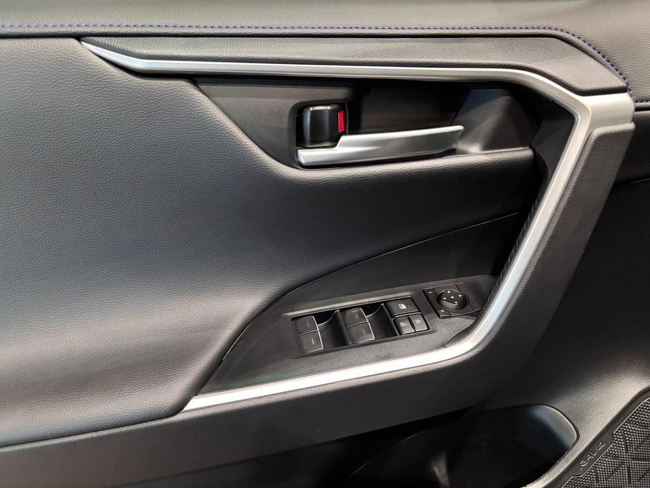 2025 Toyota RAV4 Hybrid XSE Photo