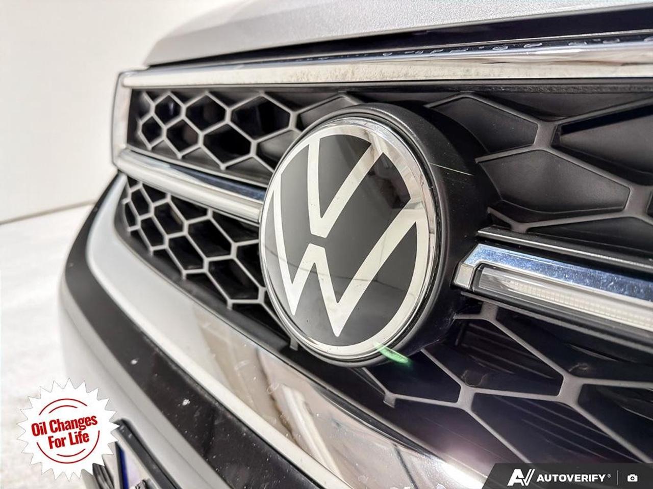 2022 Volkswagen Taos Highline 4MOTION Photo